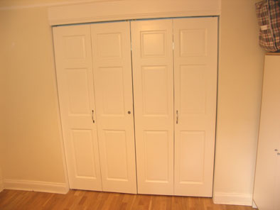 bi-fold doors seperating two rooms